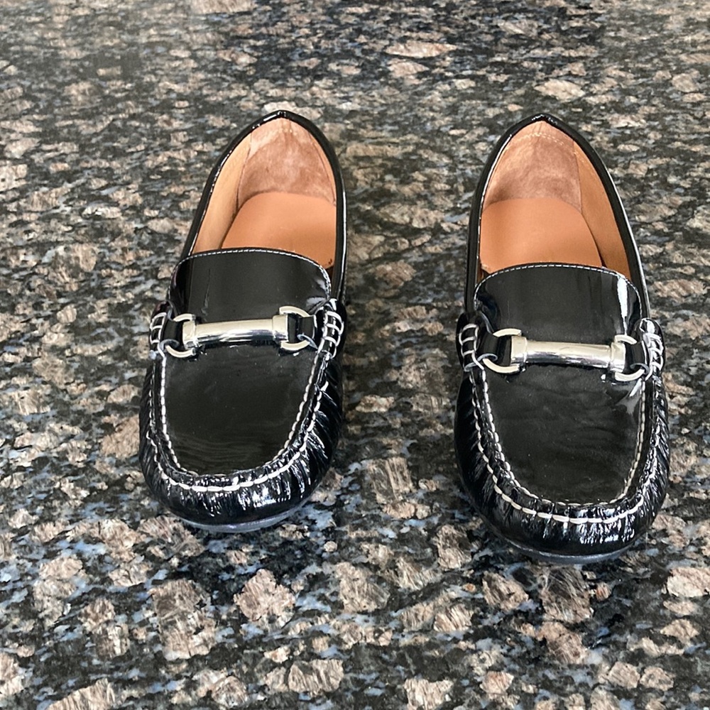 VENETTINI BLACK PATENTSLIP ON LOAFERS SIZE 36